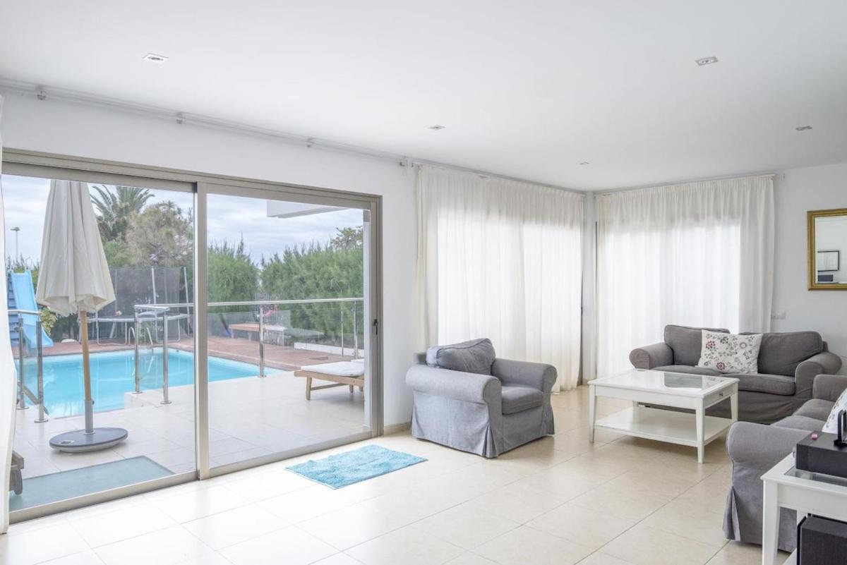 Lightbooking Tarantos Beach Villa Playa Ingles Плая дел Инглес Екстериор снимка